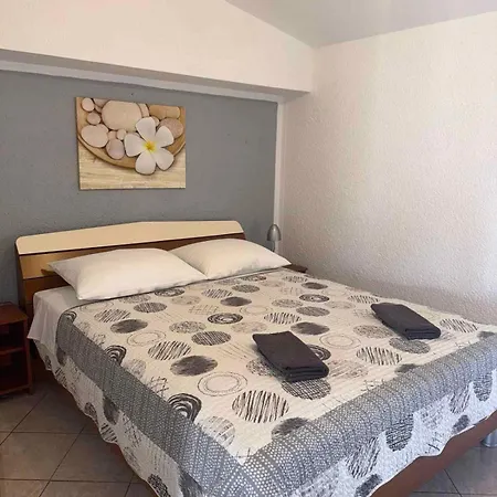 In - Istrien 12224 Apartment Funtana